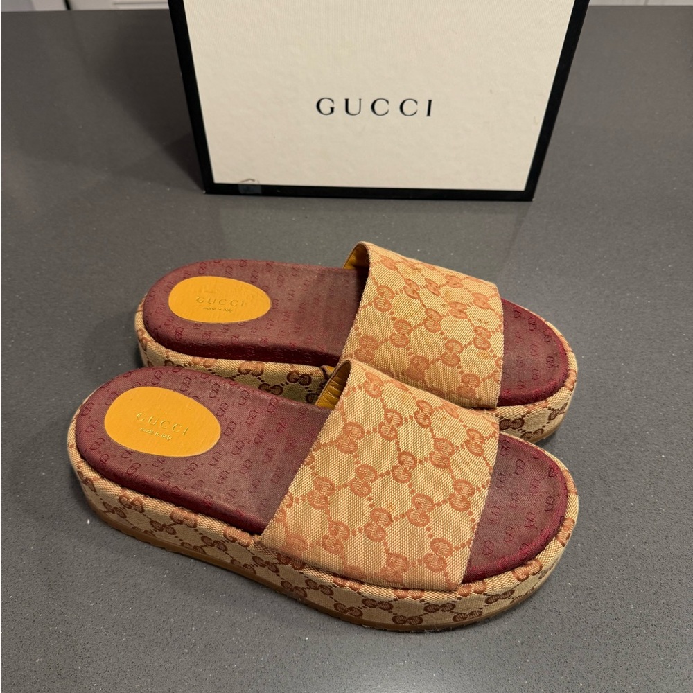 Gucci Women's Beige and Burgundy Platform Sandals